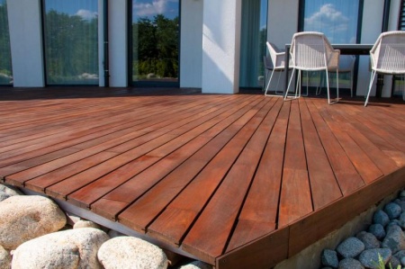 Terrasse en bois ou en composite, quel mat&eacute;riau choisir pour votre ext&eacute;rieur &agrave; Haguenau ?